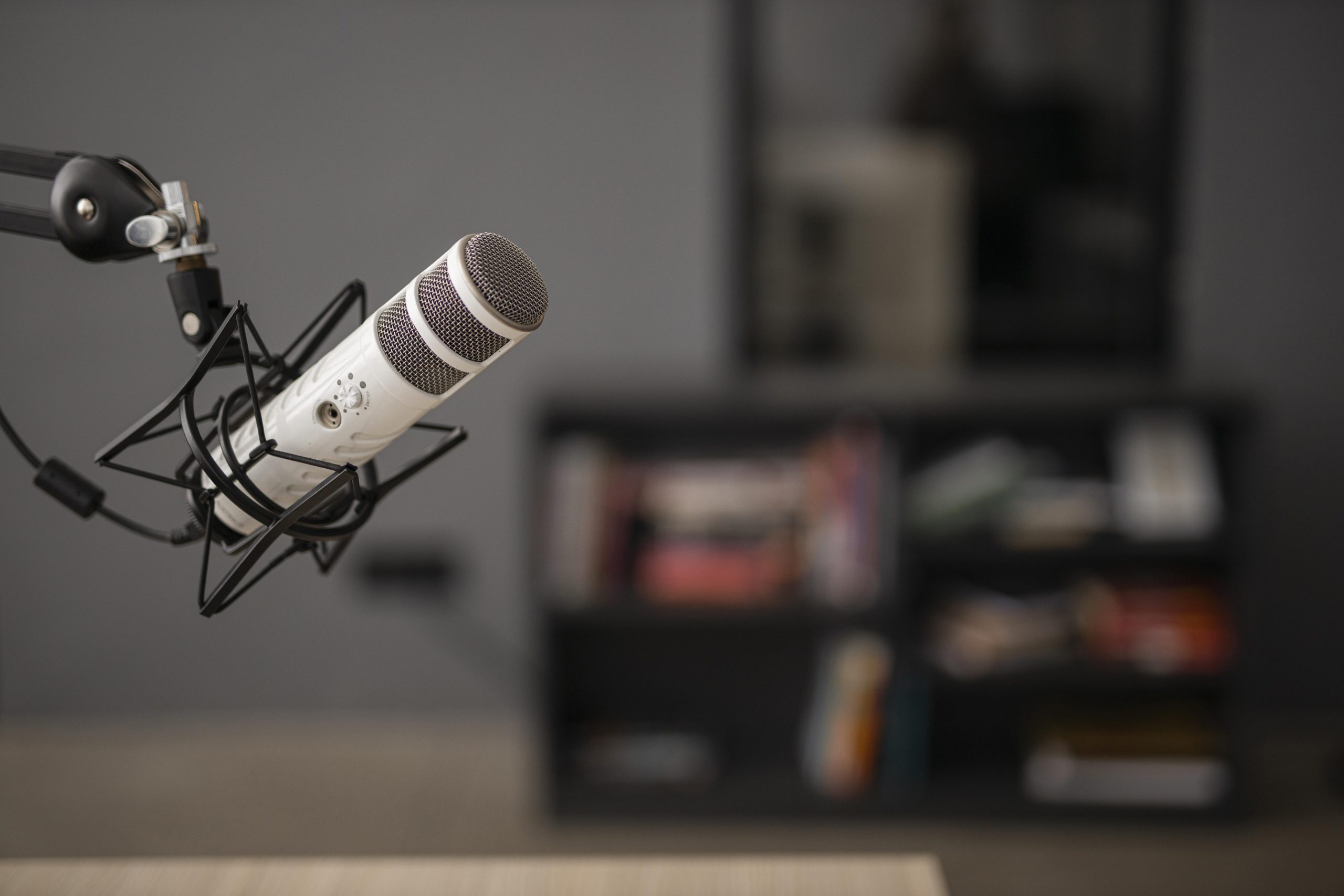 Los pódcasts y el silencio que evitamos