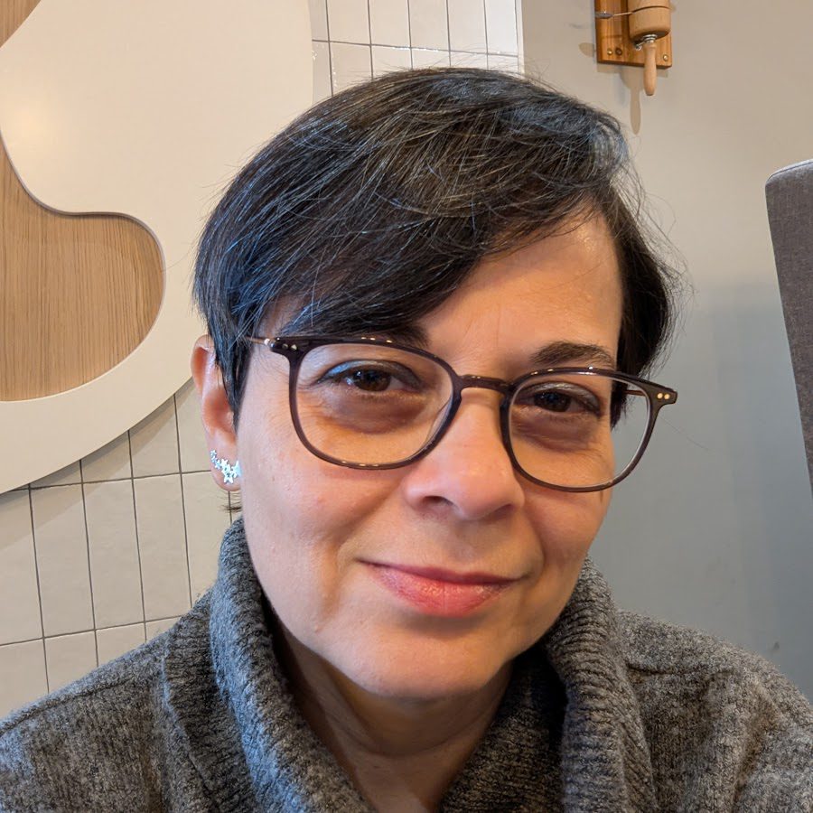 Susana Sussmann - Dos transmigraciones Club de lectura en español